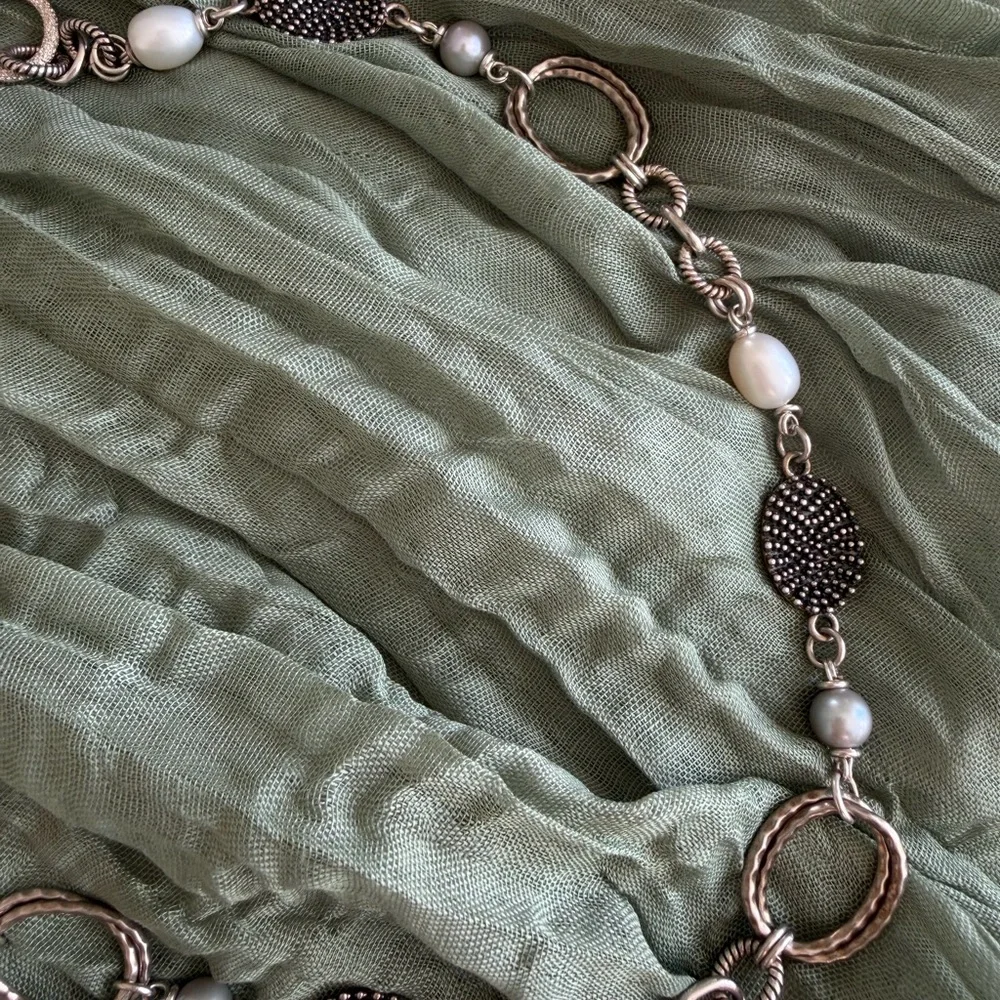 Michael Dawkins Silver&Pearl necklace 17”